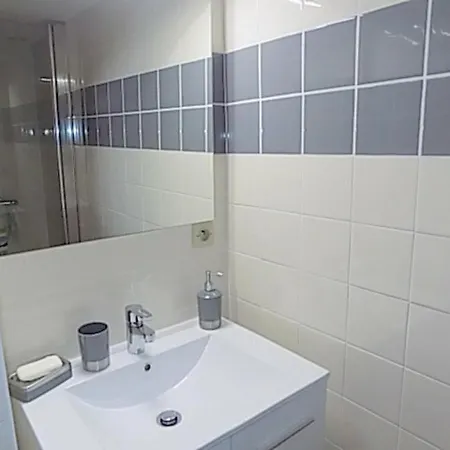 Appartement Vaux-Sur-Mer, 2 Pieces, 4 Personnes - Fr-1-305A-48 Vaux-sur-Mer